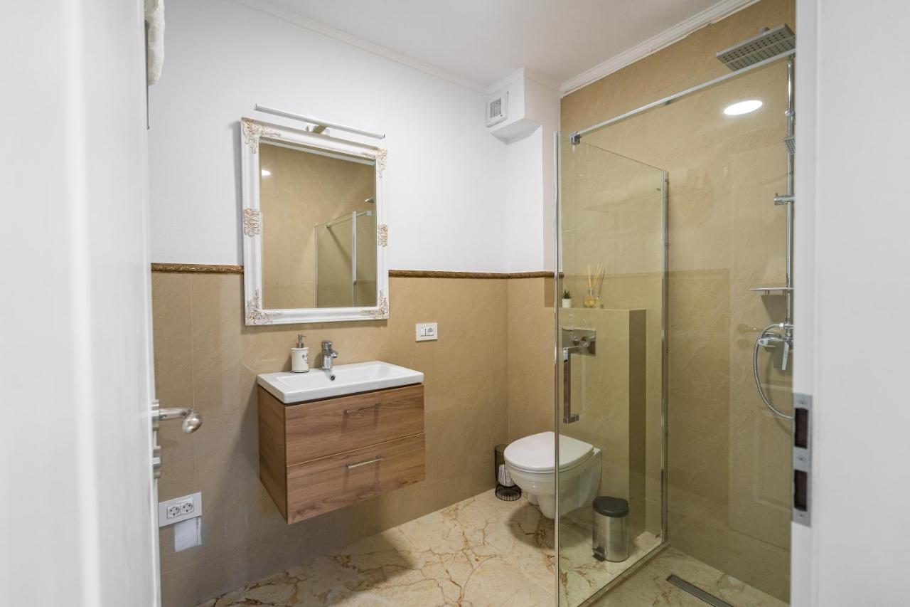 Armada Aparthotel Alba Iulia Exteriör bild
