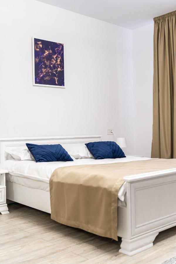 Armada Aparthotel Alba Iulia Exteriör bild